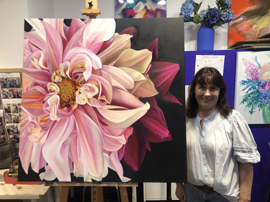 Susan Bradshaw Close Focus Flower Painting